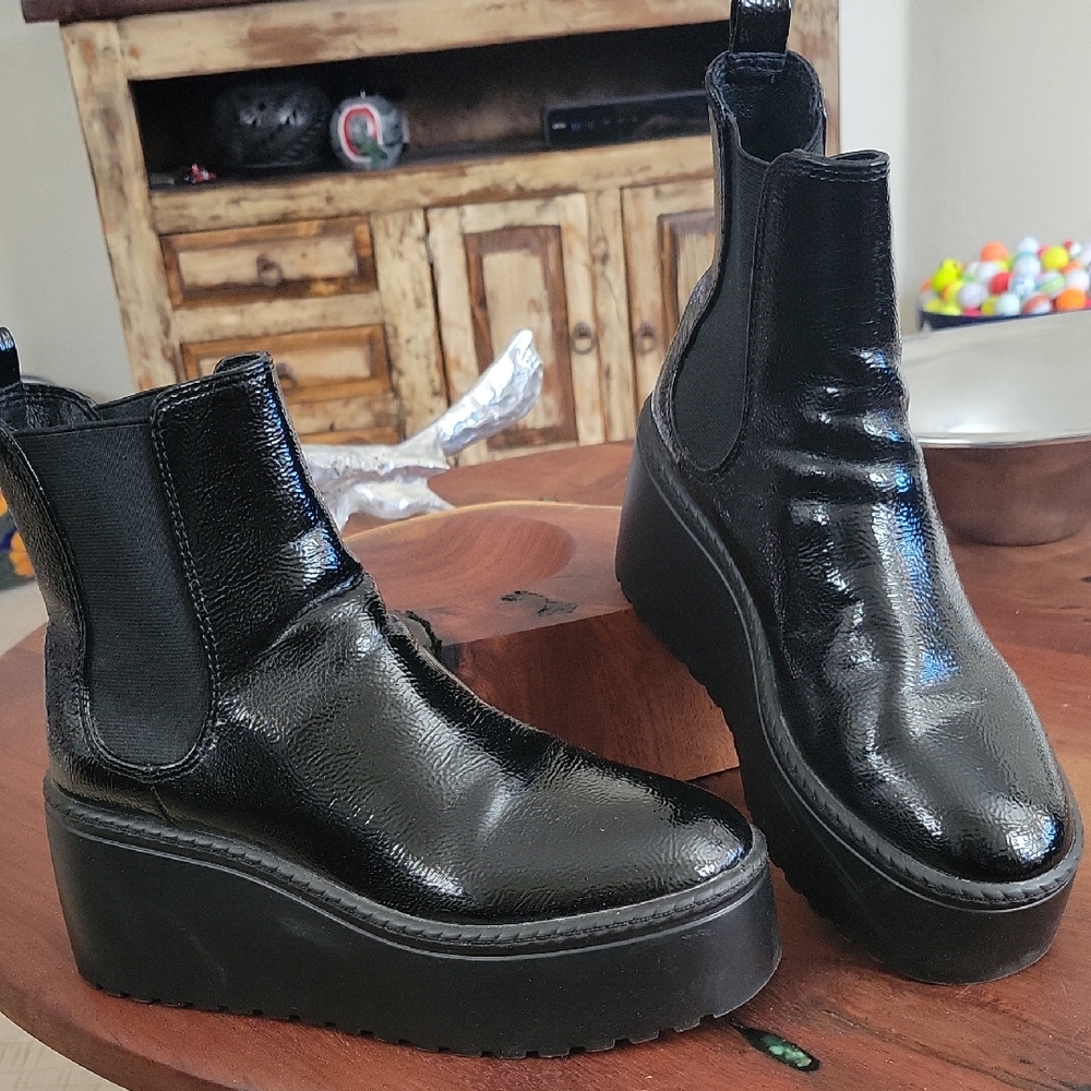 Nine West Henrita-3 Glossy Black Platform Ankle Boots